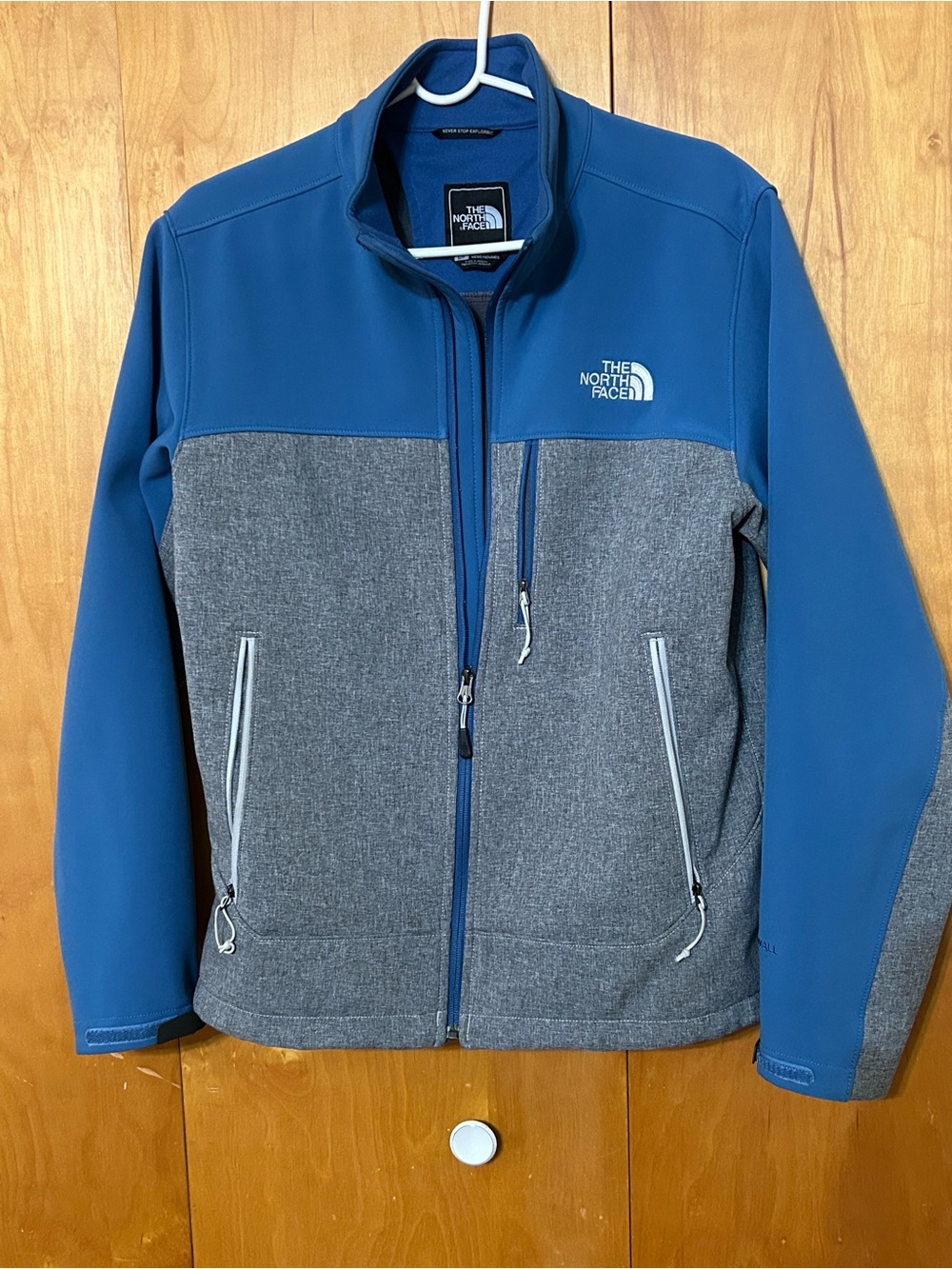 The North Face Men's Two-Tone Blue and Gray Softshell Jacket
